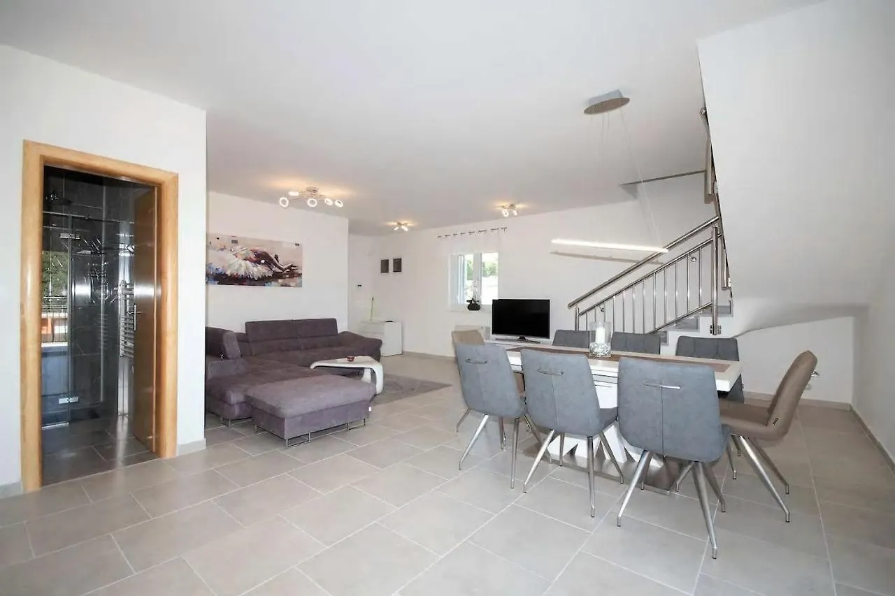 Villa Anna Medulin Guest house